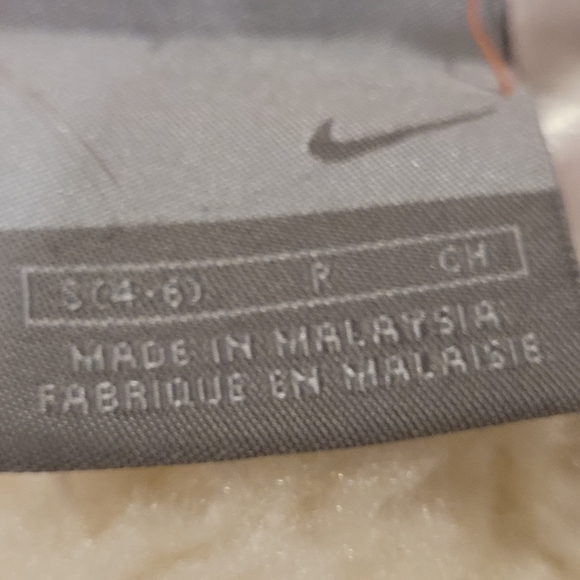 Nike shorts - Picture 7 of 9